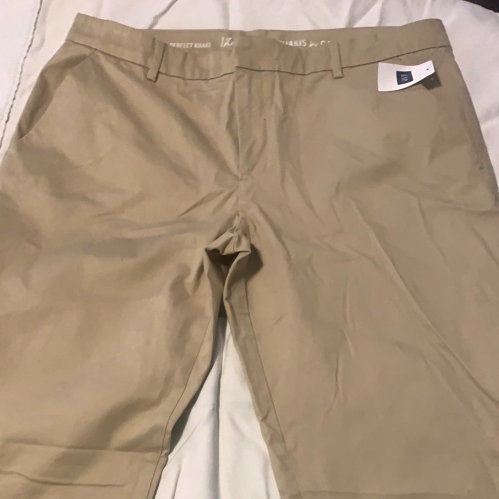 Gap Perfect Khaki Pants BRAND NEW